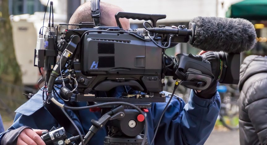 Шестима актьори са с изгаряния след инцидент на снимачната площадка на 