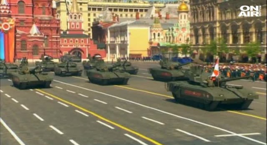 Зрелищен парад в Русия по повод Деня на победата