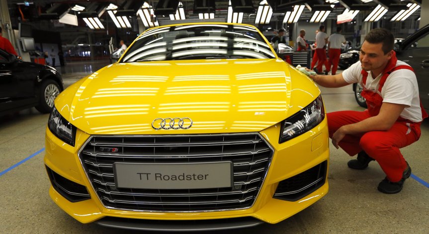 Падат продажбите на Audi TT, правят го електрически кросоувър