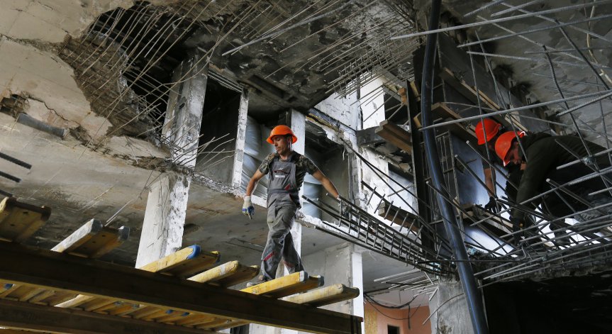 Русия удари цистерна с азотна киселина в Северодонецк, има опасност от натравяне