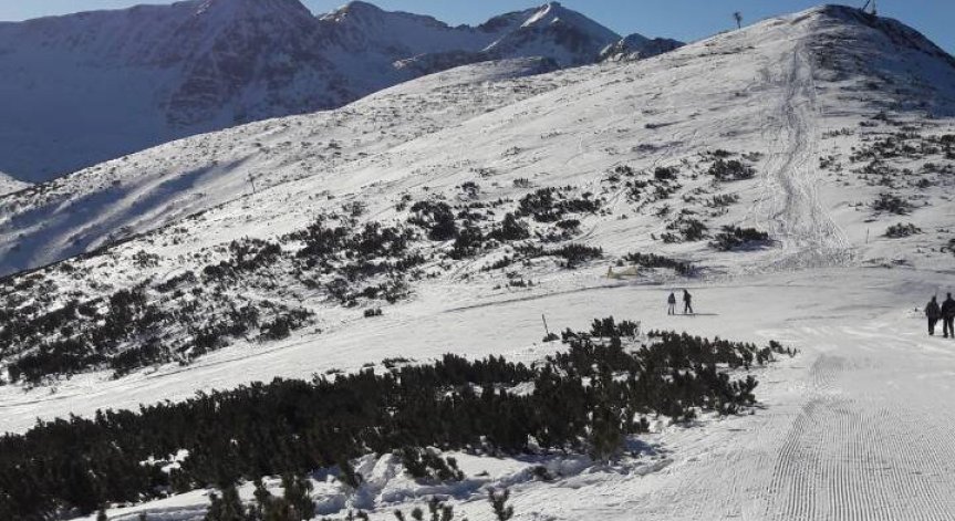 Истинска зима в планините, силен сняг заваля на Мусала