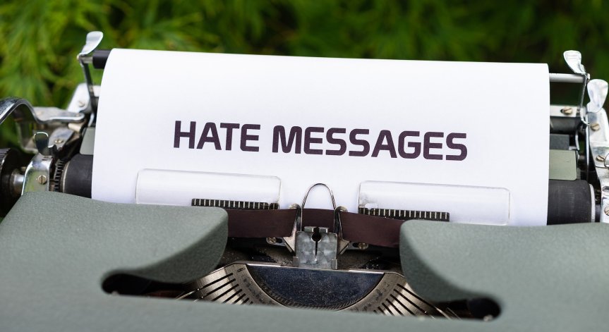 Facebook с голeми промени, касаещи езика на омразата в мрежата