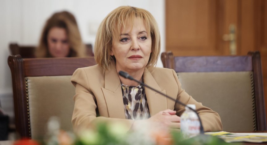 Мая Манолова застана начело на КЗП