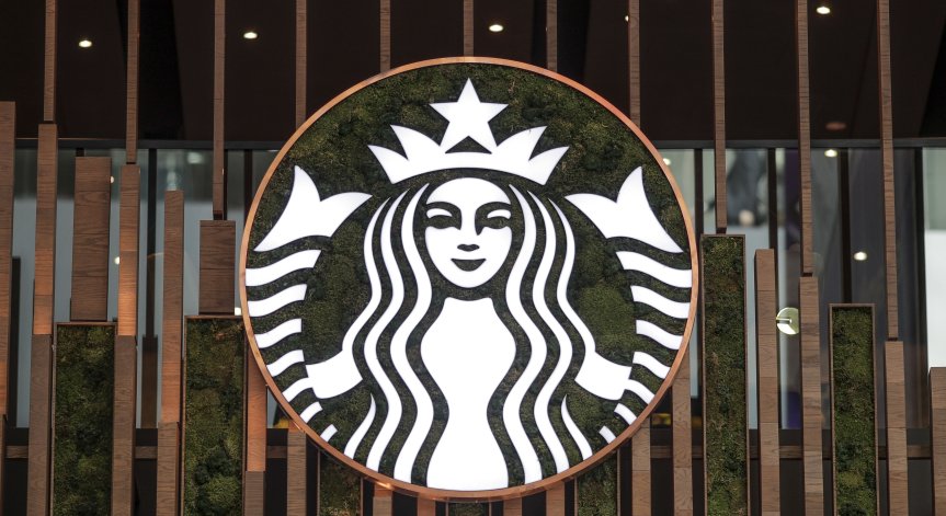 Starbucks най-накрая се отказва от сламките