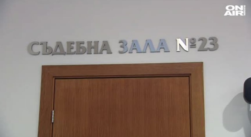 Бащата на момичето, което опита да се самоубие, остава в ареста