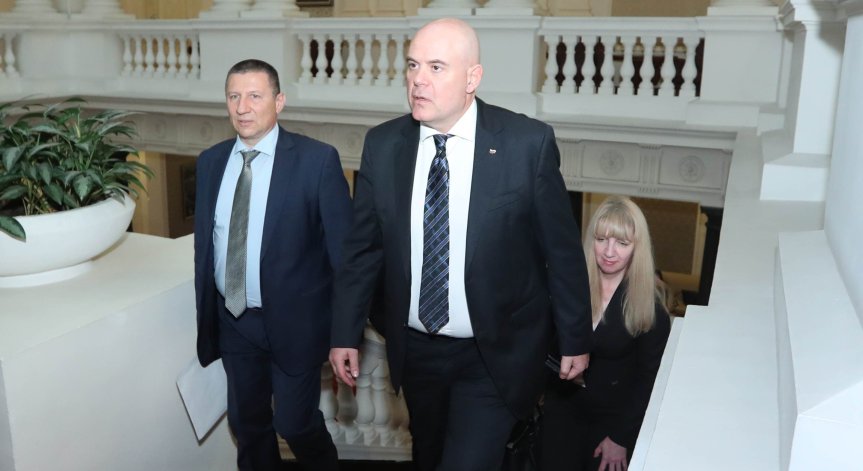 Решено: Сарафов сяда временно на мястото на Гешев като главен прокурор