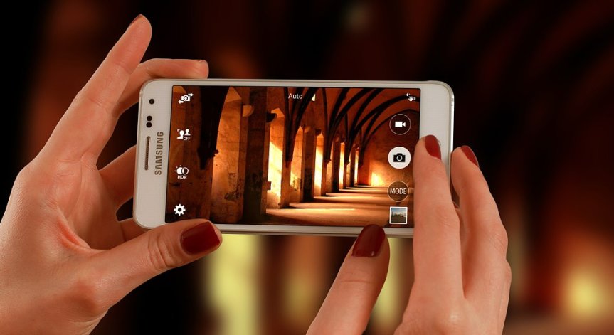 Samsung прогнозира по-ниска печалба от смартфоните си