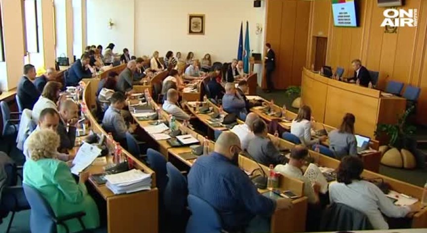 Скандал между управляващи и опозиция заради ремонтите на 