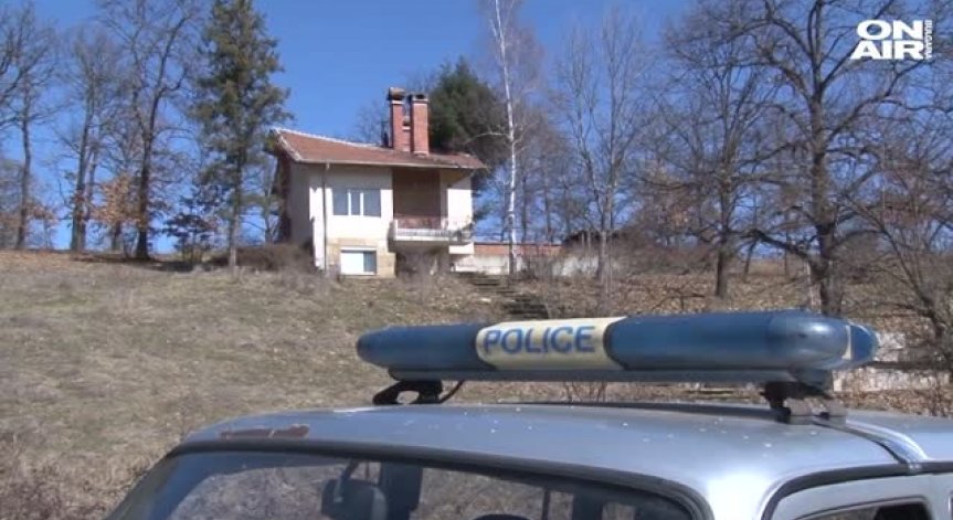 Непълнолетна майка умъртви бебето си минути след раждането