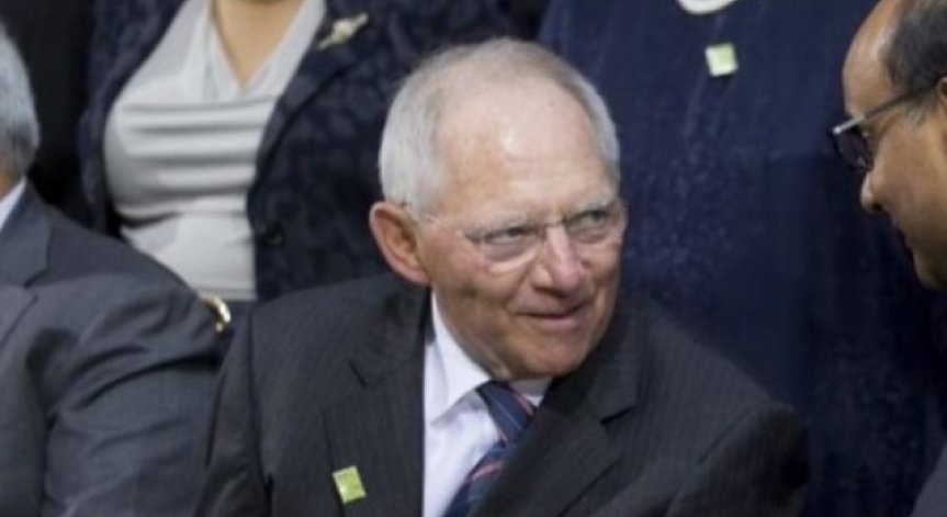 Шойбле: МВФ няма да участва в първия транш от третата спасителна помощ за Гърция