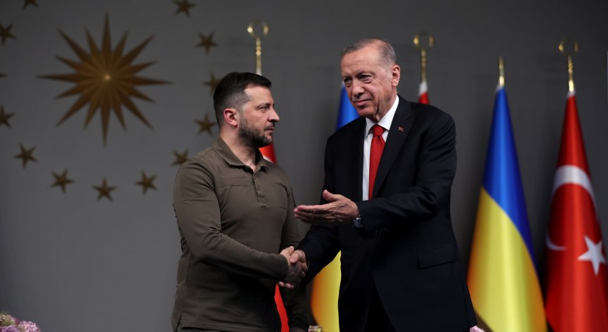 Зеленски говори с Ердоган по телефона за удължаване на зърнената сделка