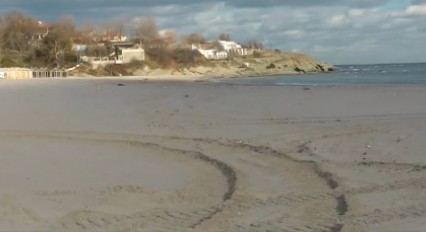 Прокуратурата в Бургас се самосезира заради къмпинг 