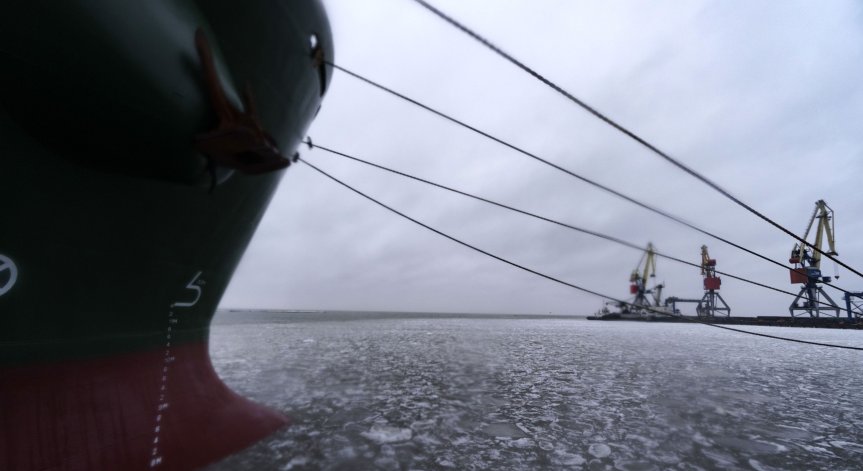 Украйна започва изграждането на военни бази в Азовско и Черно море