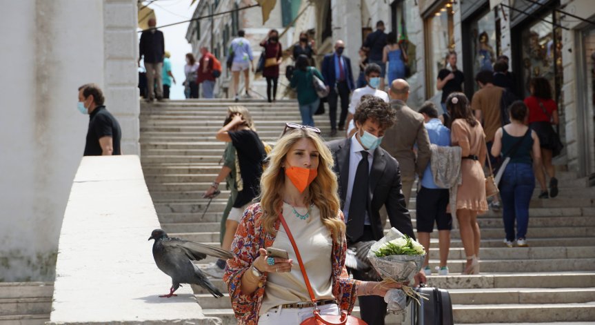 Причиняват повече вреди: Венеция започва да таксува еднодневните туристи