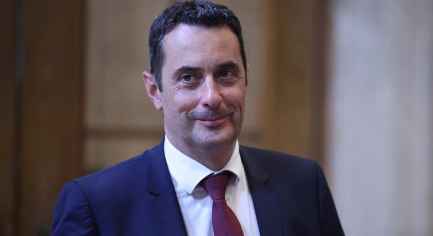 Транспортният министър се заема спешно с проблемите на таксиметровия бранш