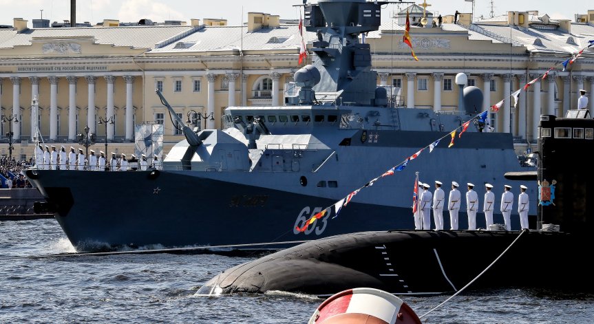 Балтийско море под обсада: Русия изкара на учение бойни кораби, авиация и 6000 военни