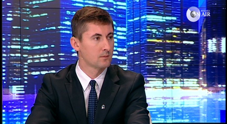 Б. Чеширков: България води преговори на високо ниво за овладяване на бежанската криза