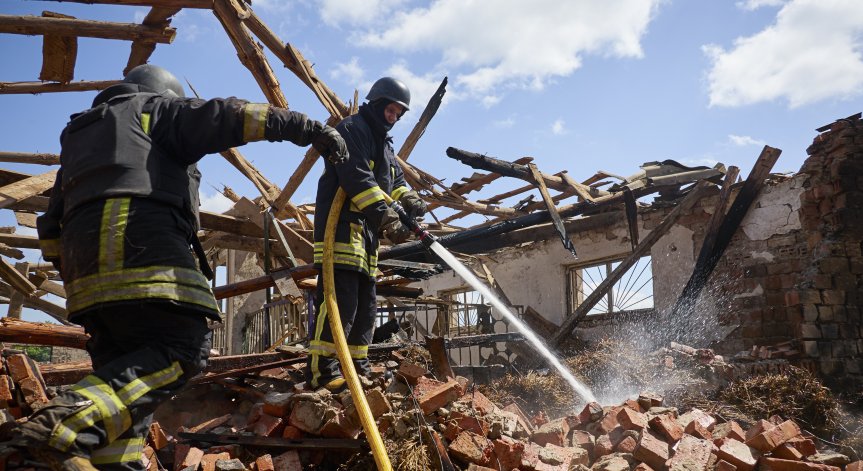 Русия атакува Харковска област с мощна 3-тонна авиационна бомба
