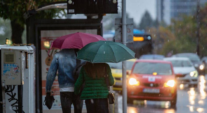 Червен код за опасно време в Източна България утре (+КАРТА)