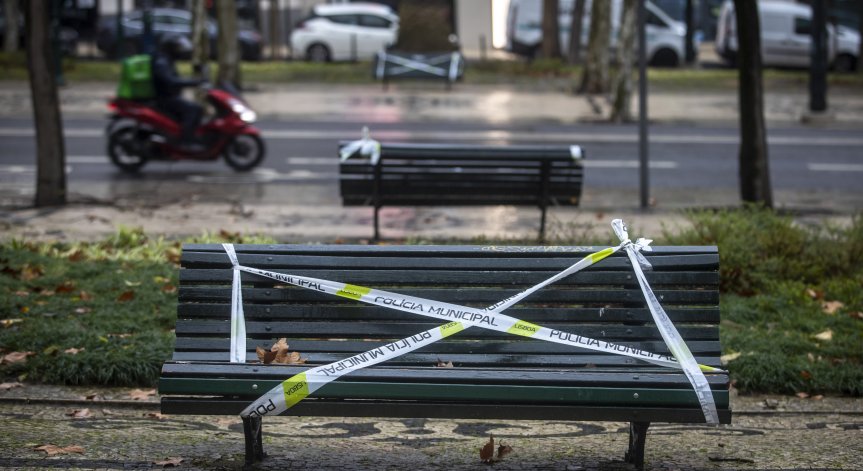 Британският щам на Ковид-19 върлува в Португалия, затварят училища и университети