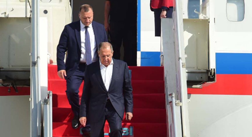 Лавров прелетя над неприятелски страни и кацна в САЩ за Съвета за сигурност на ООН