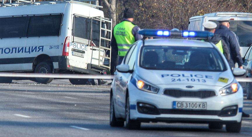 Бременна и военен са задържани за трафик на мигранти, тя е хващана да шофира дрогирана