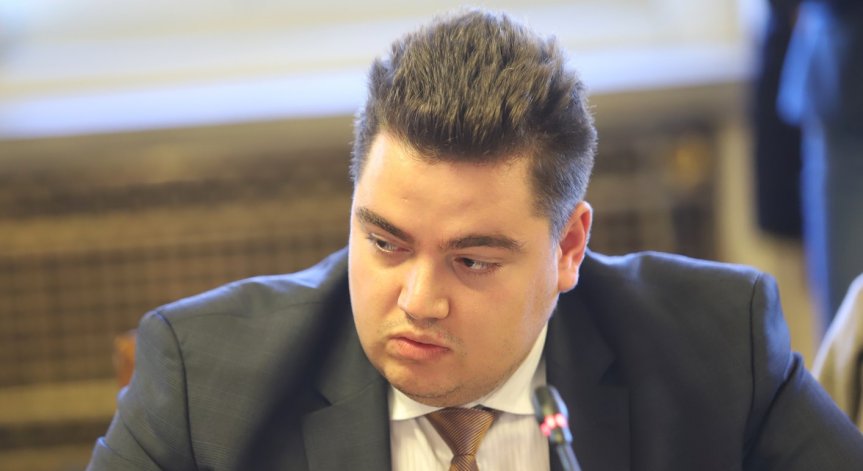 Избраха Стою Стоев за шеф на правната комисия, БСП и ИТН скочиха на ГЕРБ и ПП-ДБ