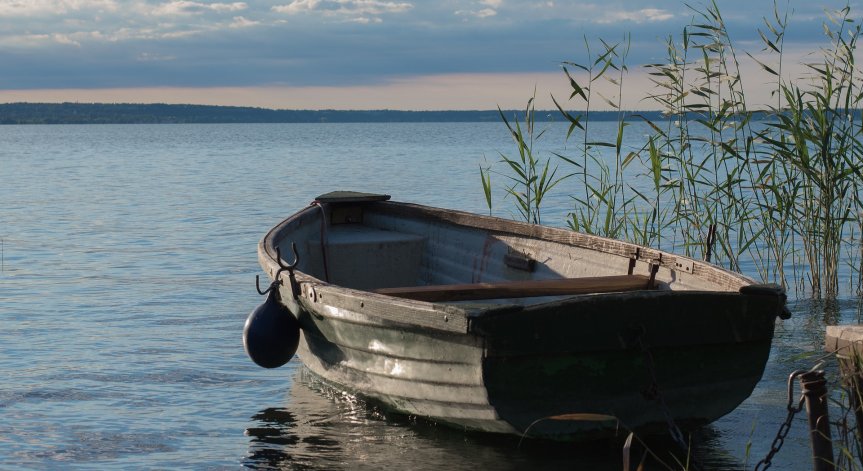Служители на НСО спасиха рибари, oбърнали се с лодка край Варна