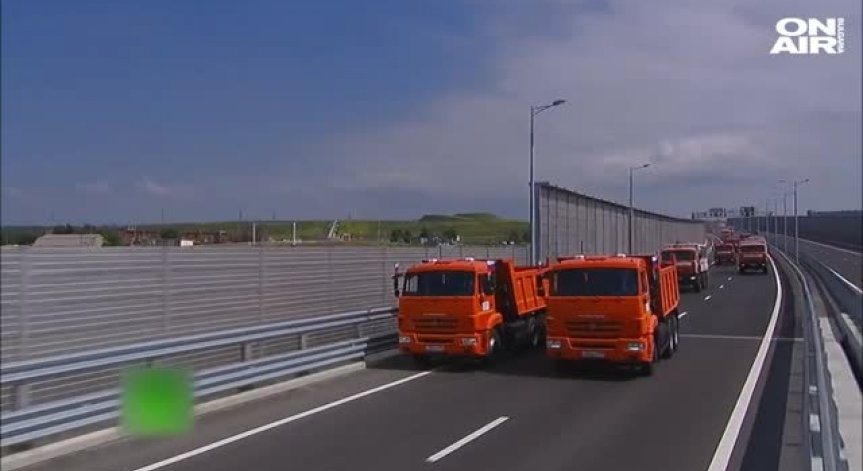 Владимир Путин откри най-дългият мост в Европа, който води до Крим