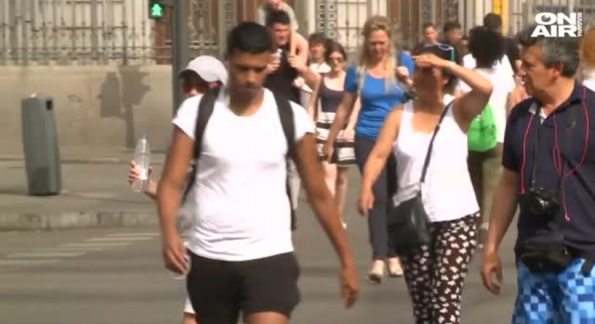 Земята на бавен огън: В Испания червен код, рекордна жега в Япония, пожари в Калифорния