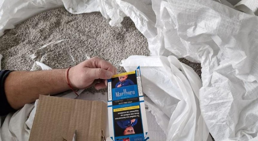 Задържаха заготовки за производство на 1 млн. кутии цигари на ГКПП Ферибот Оряхово