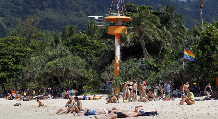 Тайланд обмисля временно премахване на масовия туризъм