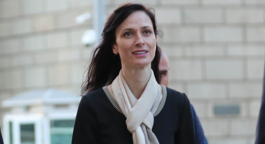 Мария Габриел си тръгна от Скопие, за да не се засече със Сергей Лавров