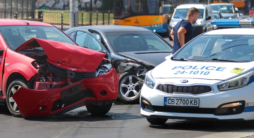 Един загинал и 23-ма ранени в катастрофи за денонощие в страната