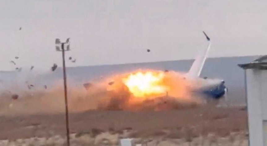 Кадри показват повреди, приличащи на дупки.