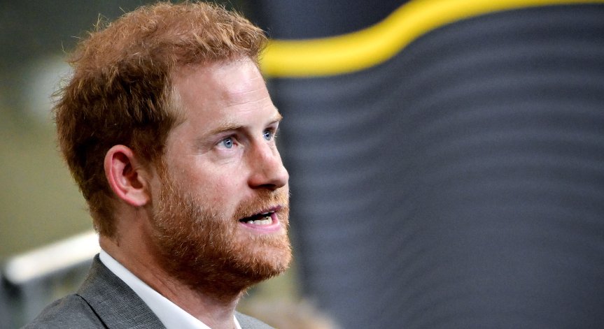 Експерт: Принц Хари да покаже колко е забавен, вместо да напада кралското семейство