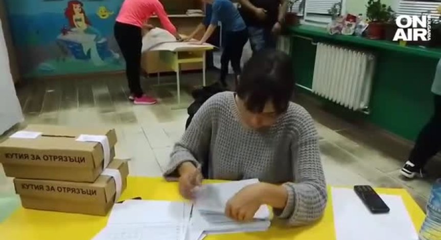 Осъдиха на 5 месеца затвор членовете на СИК, поправяли резултати в село Малорад