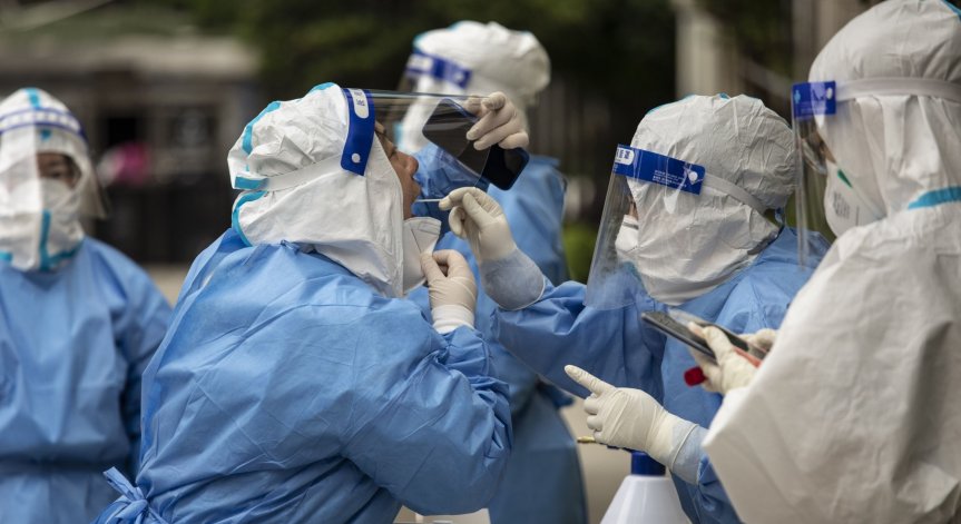 СЗО: Ковид-19 се оттегля по света, освен в Северна, Южна Америка и Африка