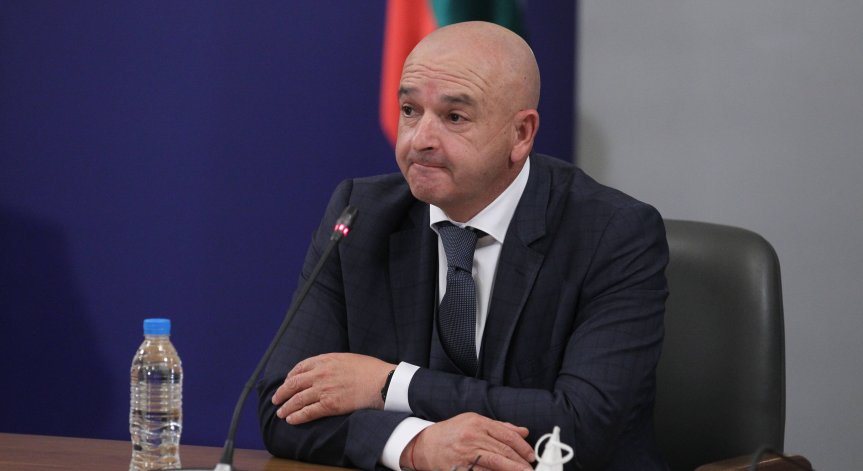Ген. Мутафчийски: Наши колеги се заразиха повторно, двама от тях по-тежко