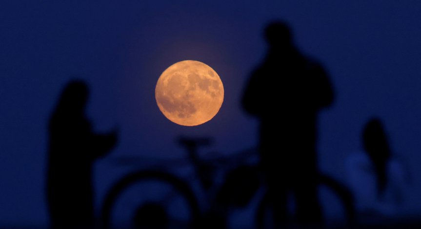 Зрелищно събитие: Наблюдаваме Ягодовата луна