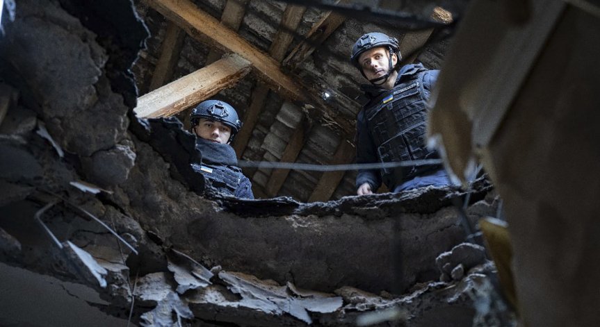 В Николаев при нападение с дрон бяха убити двама души и ранени шестима.