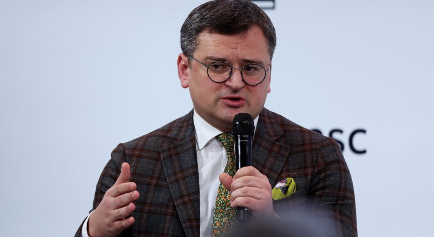 Кулеба: Посещението на Байдън в Киев сигнализира на Русия, че не плаши никого