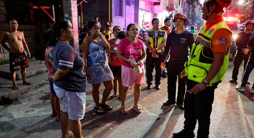 Повече от 650 000 души бяха евакуиарани.