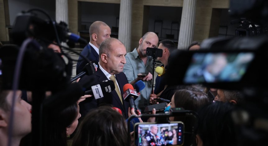 Радев пред депутатите: Превърнаха договора с 