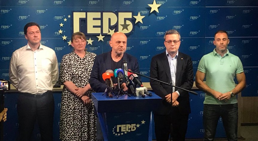 Дончев: Опитите за изчегъртване са неуспешни, демокрацията е жива!