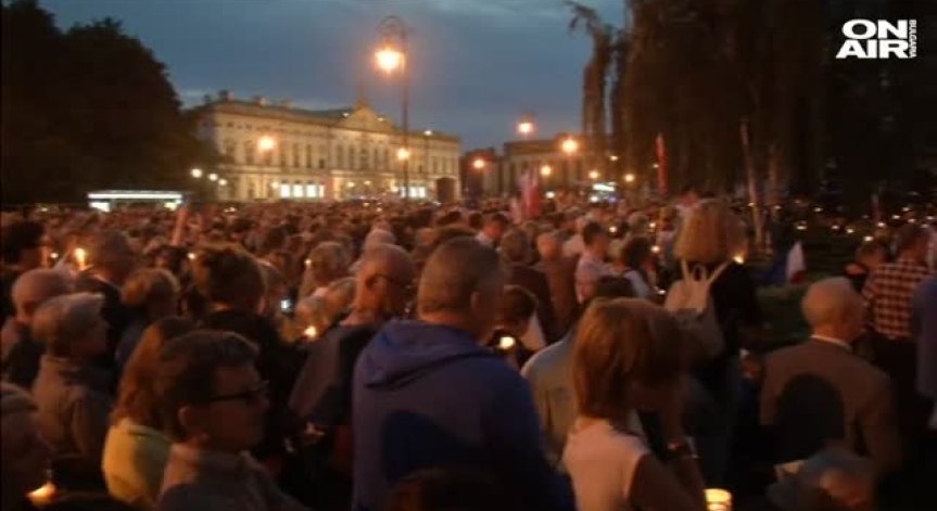 Хиляди на протест във Варшава срещу съдебни реформи