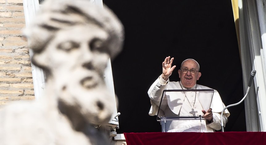 Папата: Сексуалното удоволствие е дар от Бога, но е подкопано от порнографията