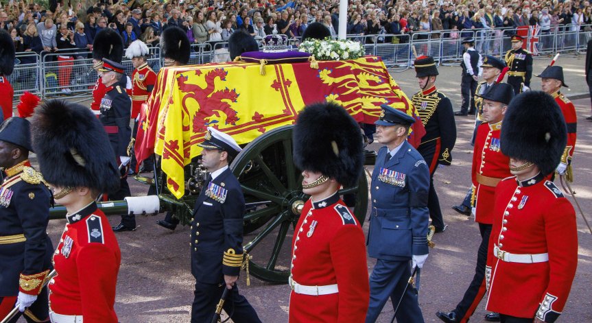 Коджабашев: Няма решение кой ще е българският представител на погребението на кралицата