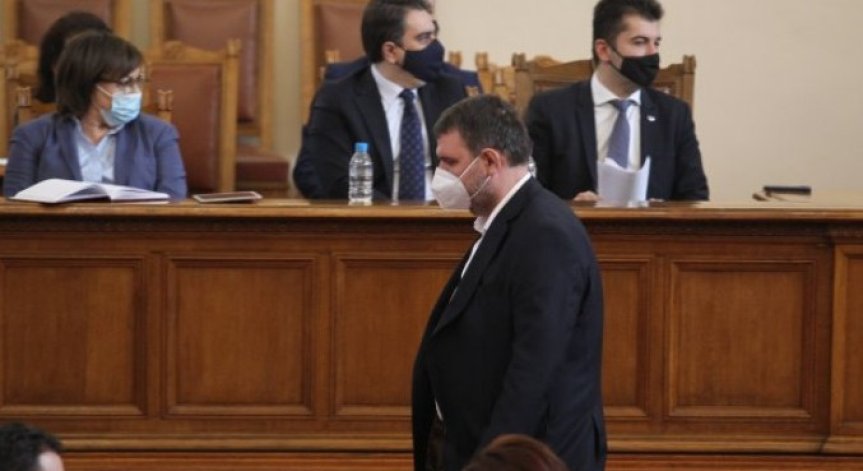 Пеевски настоя за пълна проверка на всеки един издаден 