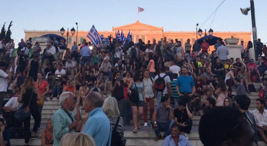 Гърция тръгва на автопилот към Грексит: Шмидинг